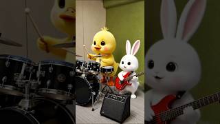  Summer Vacation Fun: Duck & Bunny Band Play Drums & Slide。#shorts