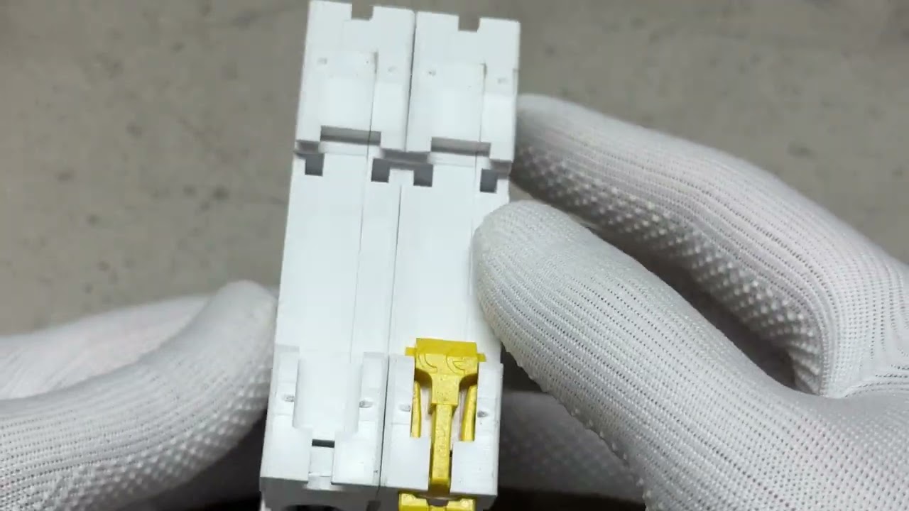 Автоматический выключатель 2P 40А С Resi9 Schneider Electric R9F12240