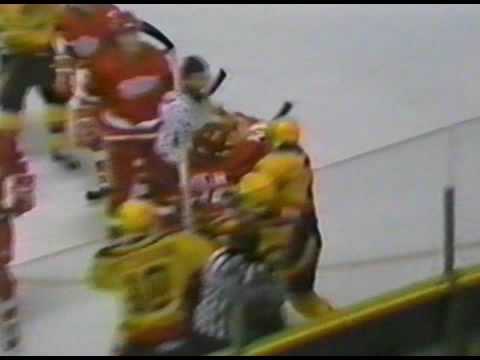 Joey Kocur vs Cam Neely