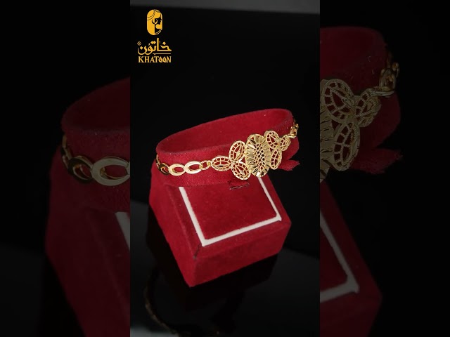 طقم اكسسوار نسائي بتصميم حلقات اللؤلؤ بلمعة الذهب