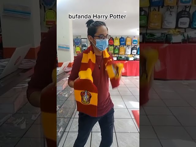 Vídeo relacionado con Harry Potter, Bufanda Gryffindor Ultra Suave, 100% original Warner Bros