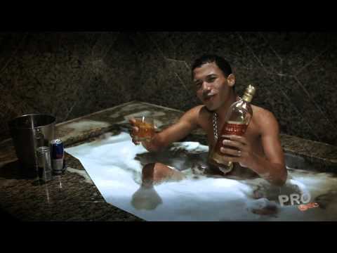 MC METAL E CEGO - NOVINHA TA QUERENDO O QUE - CLIPE OFICIAL