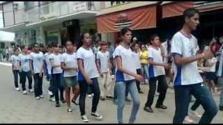 preview picture of video 'Comemorações de 7 de Setembro de 2012 em Resplendor MG Desfile da Escolas'