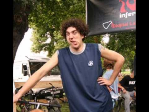 Ajs Nigrutin Ft. Seven - Ujdo Jok