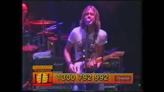 Keith Urban performs Raining on Sunday at the Farmhand Concert