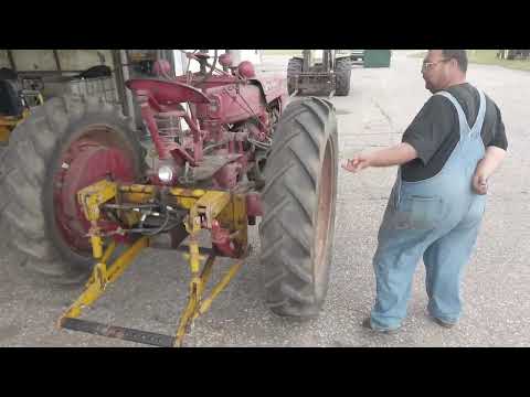 Farmall H 20 years abandoned in the shed can doc save it