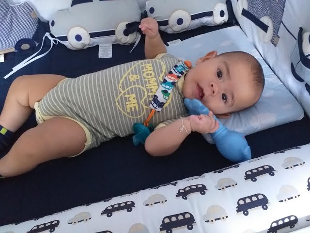 Kit Berço Carrinhos Azul Marinho Grão de Gente cria um ambiente divertido no quarto de bebê