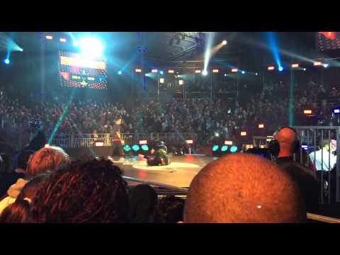 Red Bull BC One 2014 - Hong10 vs Victor