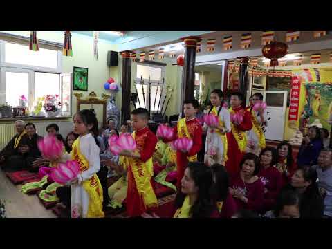 ĐẠI LỄ PHẬT ĐẢN TẠI PHỦ ĐỒNG TÂM ERFURT: MÚA DÂNG HOA CÚNG PHẬT