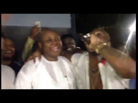 DAVIDO AND BILLIONAIRE DAD PERFORMS TOGETHER ON STAGE