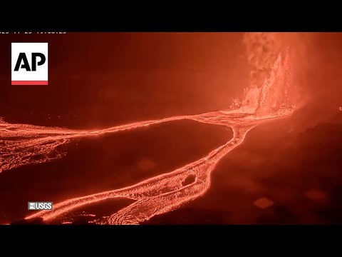 Kilauea displays lava fountains for the 37th time since its eruption began last year