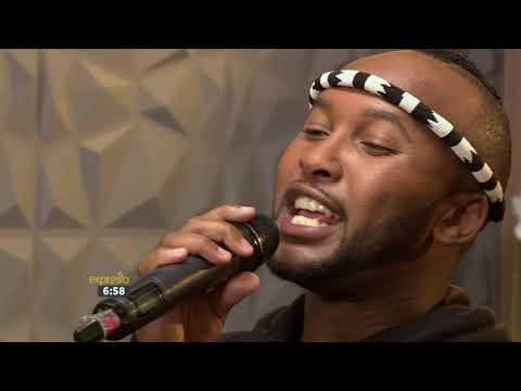 Vusi Nova performs “Ndikuthandile”