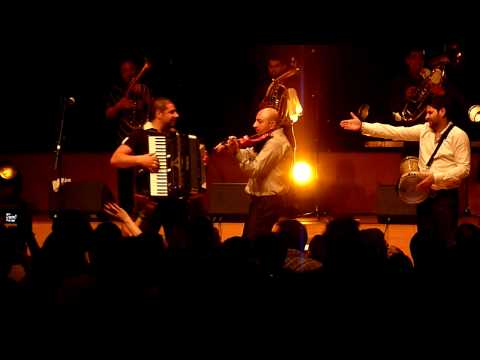 Gypsy Queens and Kings at Balkan Trafik 2010 - all stars coming on stage