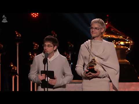 GRAMMYS 2026: PACO AMOROSO y CA7RIEL, BAD BUNNY y todos los GANADORES de la gran noche de la MÚSICA
