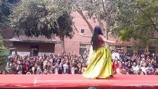 Twinkle vaishnav Live Dance show  Marwadi song sta