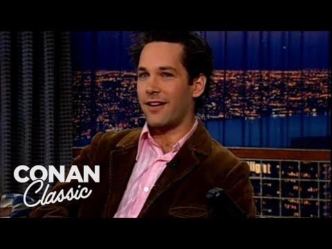 保羅-路德在酒吧過感恩節--"深夜與柯南-奧布萊恩"。 (Paul Rudd Spent Thanksgiving At A Bar - "Late Night With Conan O'Brien")