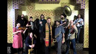 Debo Band - Asha Gedawo (not the video)