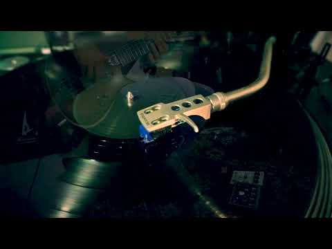 Vinyl runout groove - Valerio Strim Santarsiero