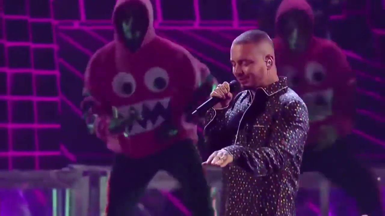 EN VIVO No Es Justo Live   Zion y Lennox Ft  J Balvin Premios Juventud 2018