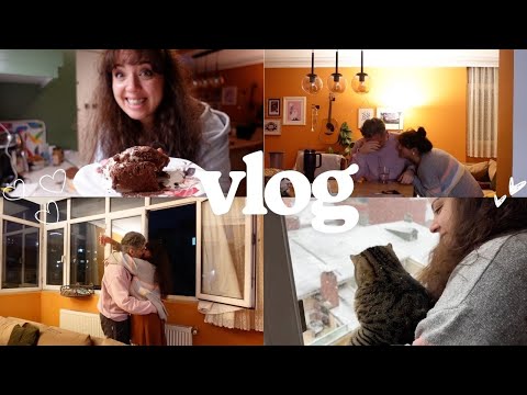 WE ENTERED 2026 TOGETHER, WITH SILENT CINEMA, THE BEST TIRAMISU YOU CAN EAT, AND CRAZY SNOW.