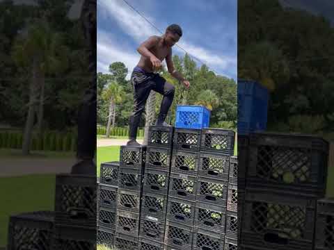 Crate challenge fail) he threw his shoe away while climbin... but he fell from tha top 😂