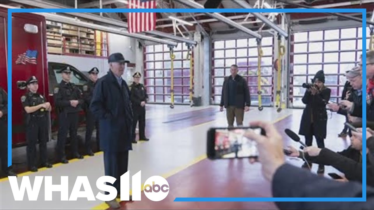 Biden, Harris join thousands in Thanksgiving festivities