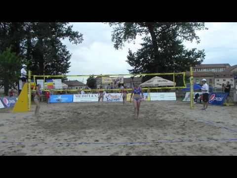 Turneul National de volei de plaja feminin Oradea 2012 senioare