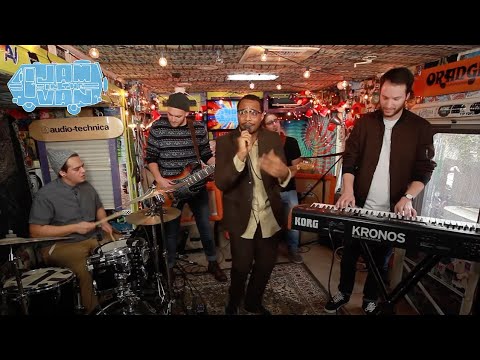 OLD MAN SAXON - "Meet My Standards" (Live from JITV HQ 2017) #JAMINTHEVAN