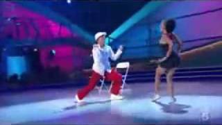 Sabra et Dominic break dance - Make it work (Ne-Yo)