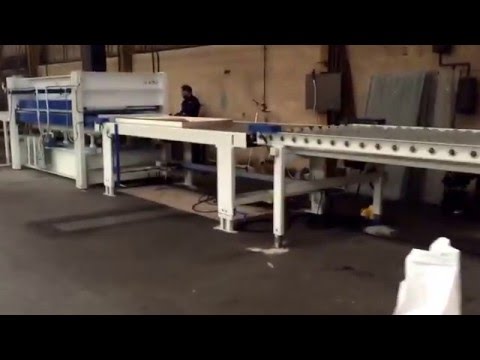 Orma Machine NPC A hot hydraulic veneer press heated with automation glue spreader disc conveyor