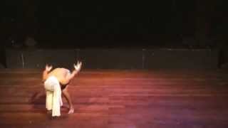 preview picture of video 'Ensaio de DOR. Solo de dança contemporânea de Van Sena'