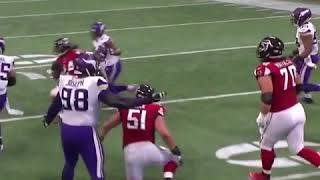 Alex Mack got destroyed by a flag 😂