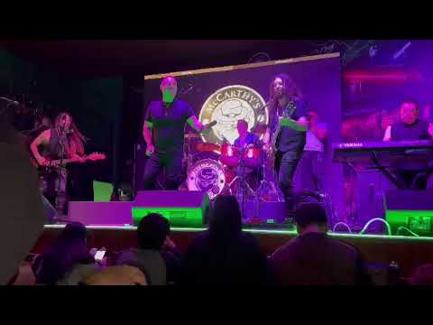 Live performance – Separate Ways