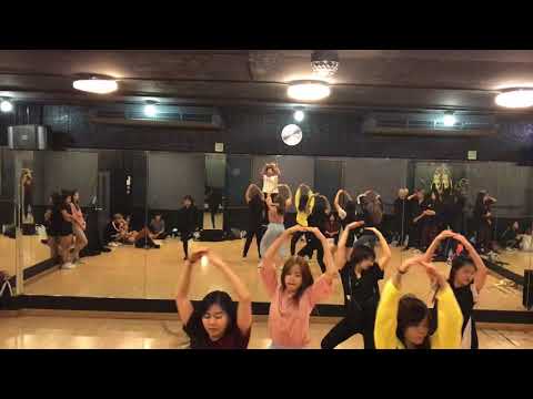 Ladyz cover Dreamcatcher [Dancepractice] - intro + Fullmoon