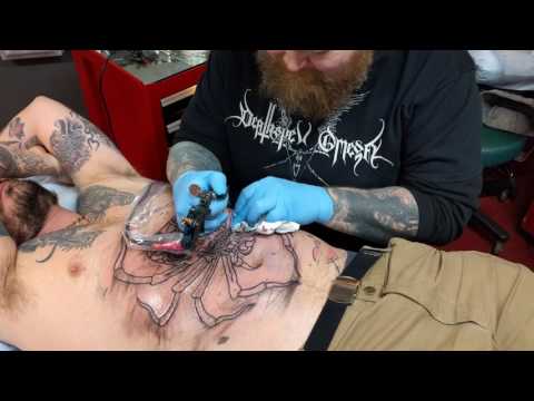 Tim Lehi, tattooing at Atlas Tattoo, December 2016