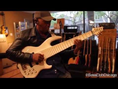 BIll Dickens demos an Aguilar Tonehammer 350 and GS112 cab @ Bass Club Chicago