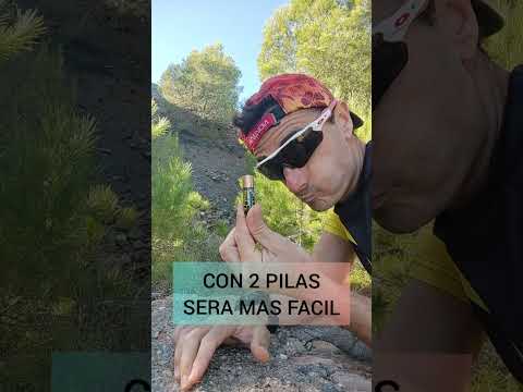 HOW TO MAKE FIRE WITH A BATTERY AND SILVER PAPER #shorts