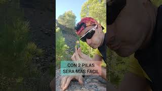 COMO Hacer fuego con una PILA Y papel PLATA #shorts