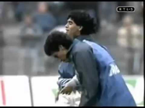 Maradona 10 vezes melhor que Pelé