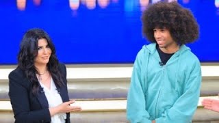 نويل روبنسون خض منى الشاذلي.. ورقص رقصته الشهيرة