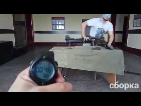 Ингуш разбирает и собирает пулемет с закрытыми глазами