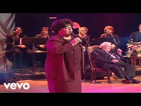 Bill & Gloria Gaither - Somebody Touched God for Me [Live] ft. Sue Dodge