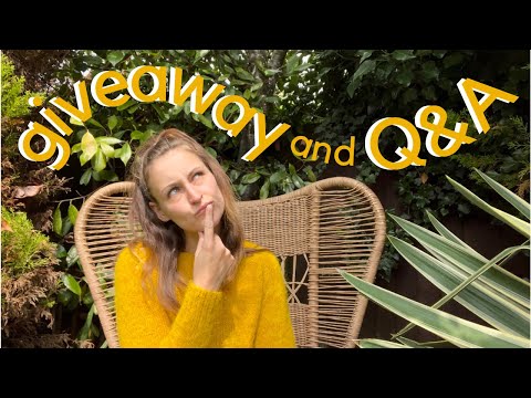 The Knitting Pickle Podcast BONUS EPISODE - Giveaway & Q&A - How long do I actually knit for a day?