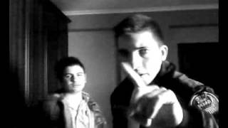 Tiziano Ferro Baciano le donne......