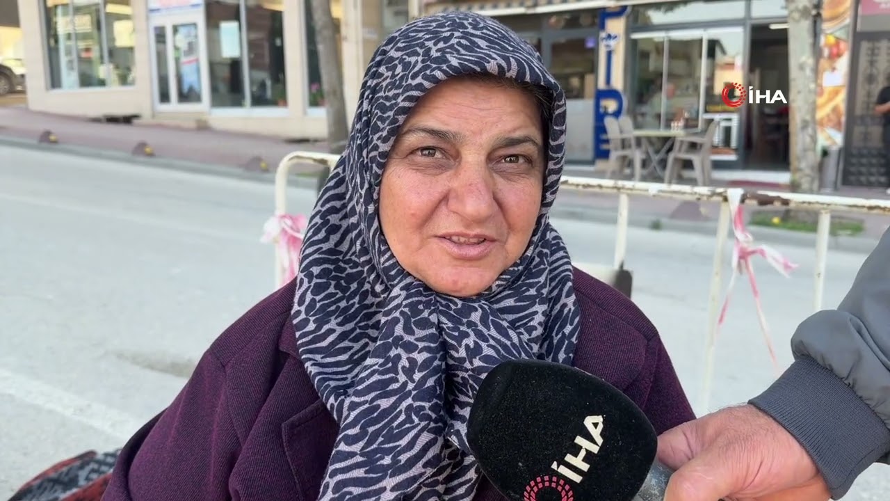 Ormandan kova kova topluyor, pazarda kilosunu 600 liradan satıyor
