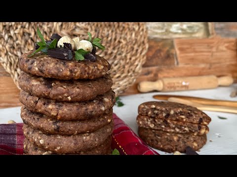 BISCOTTI AL CIOCCOLATO E NOCCIOLE