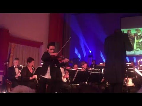 Enzo speelt Danse Macabre van Camille Saint-Saëns