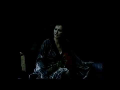 Έντα Γκάμπλερ [Hedda Gabler] του Henrik Ibsen, σε σκηνοθεσία της [[#Νικαίτης Κοντούρη#]]. Εθνικό Θέατρο, 2004. 