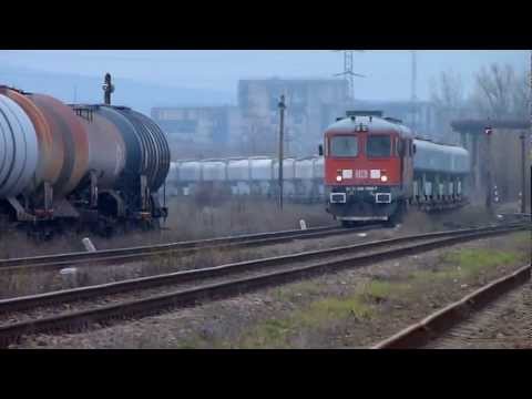 DA1680 + DBSR Freight Train Honking long in Oradea Est (04 04 2013)