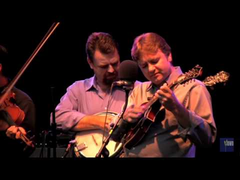 Travelin' McCourys - "On the Lonesome Wind"   (eTown webisode 95)